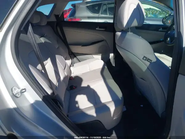 KM8J2CA46JU710608 2018 HYUNDAI TUCSON - Image 8