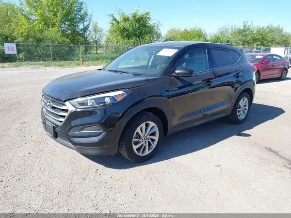 KM8J2CA46JU719390 2018 HYUNDAI TUCSON - Image 2