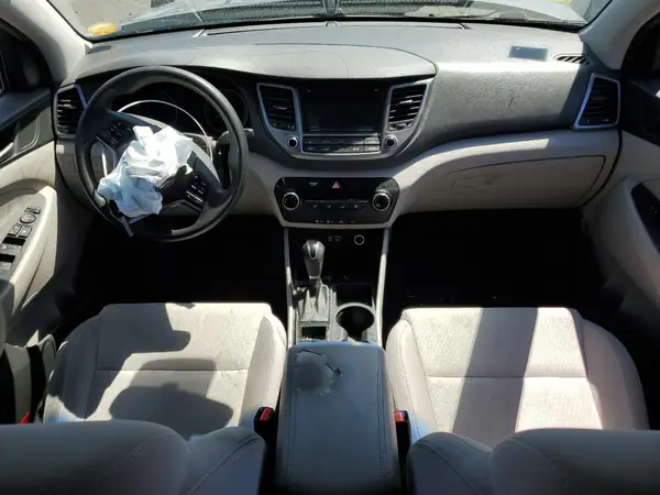 KM8J2CA46JU760800 2018 HYUNDAI TUCSON - Image 8