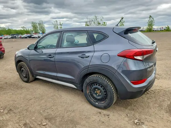 KM8J2CA46JU762918 2018 HYUNDAI TUCSON - Image 2
