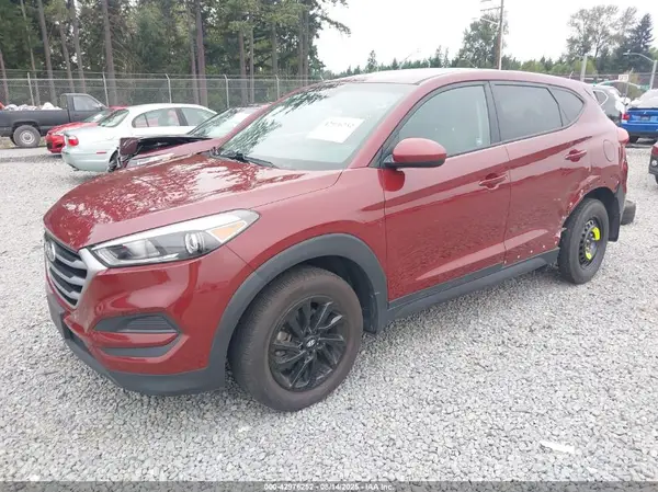 KM8J2CA46JU768332 2018 HYUNDAI TUCSON - Image 2