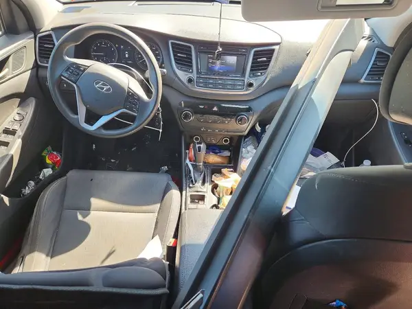 KM8J2CA46JU768489 2018 HYUNDAI TUCSON - Image 8
