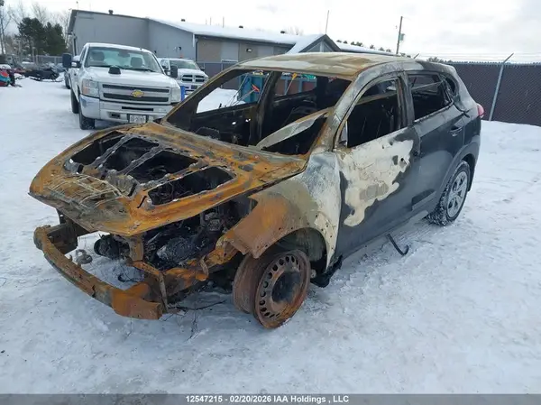 KM8J2CA46JU778746 2018 HYUNDAI TUCSON - Image 2