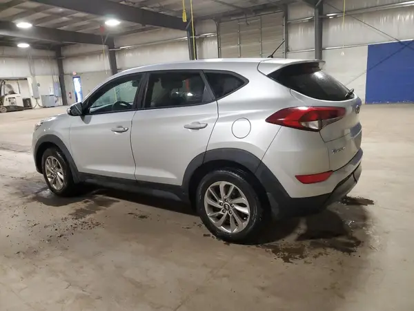 KM8J2CA46JU779931 2018 HYUNDAI TUCSON - Image 2