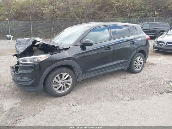 KM8J2CA46JU780996 2018 HYUNDAI TUCSON - Image 2