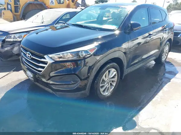 KM8J2CA46JU803838 2018 HYUNDAI TUCSON - Image 2