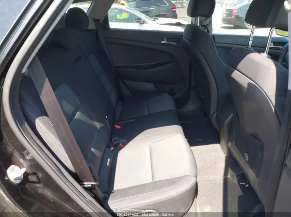 KM8J2CA46JU809638 2018 HYUNDAI TUCSON - Image 8