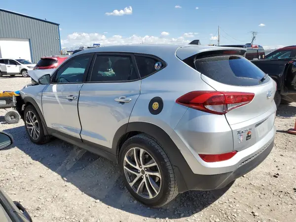 KM8J2CA46JU816931 2018 HYUNDAI TUCSON - Image 2