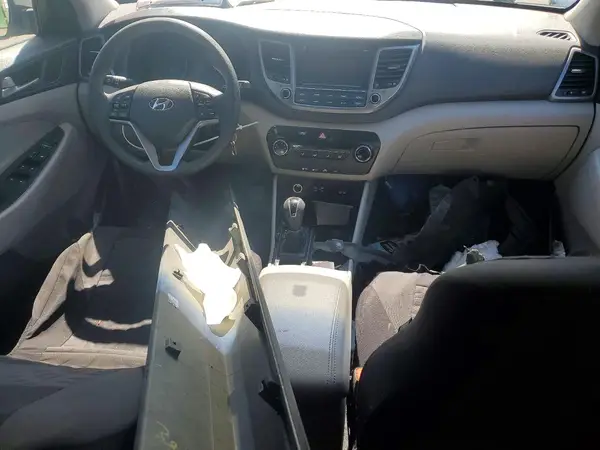 KM8J2CA46JU818355 2018 HYUNDAI TUCSON - Image 8