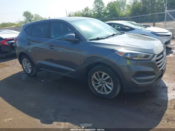 KM8J2CA46JU826309 2018 HYUNDAI TUCSON - Image 1