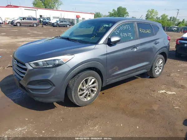 KM8J2CA46JU826309 2018 HYUNDAI TUCSON - Image 2