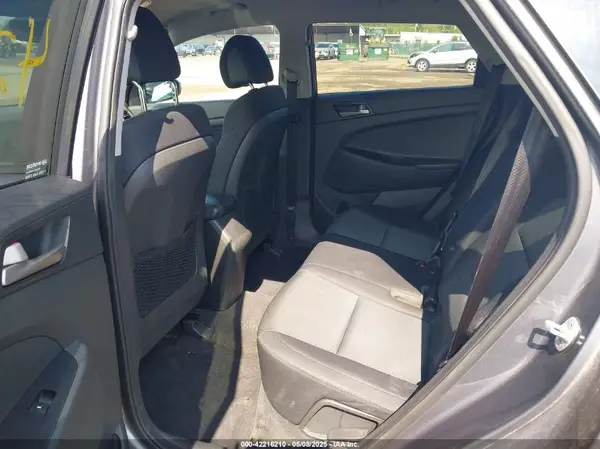 KM8J2CA46JU826309 2018 HYUNDAI TUCSON - Image 8