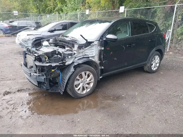 KM8J2CA46KU002246 2019 HYUNDAI TUCSON - Image 2