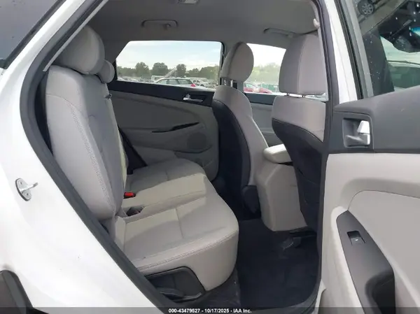 KM8J2CA46KU064827 2019 HYUNDAI TUCSON - Image 8