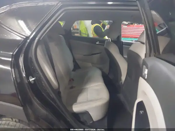 KM8J2CA46KU070577 2019 HYUNDAI TUCSON - Image 8
