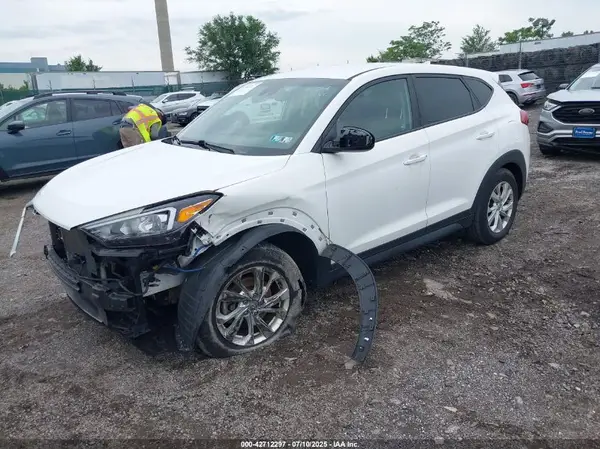 KM8J2CA46KU883904 2019 HYUNDAI TUCSON - Image 2