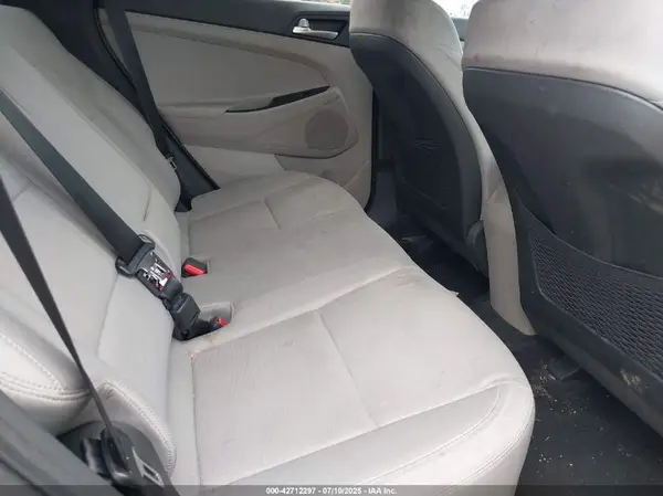 KM8J2CA46KU883904 2019 HYUNDAI TUCSON - Image 8
