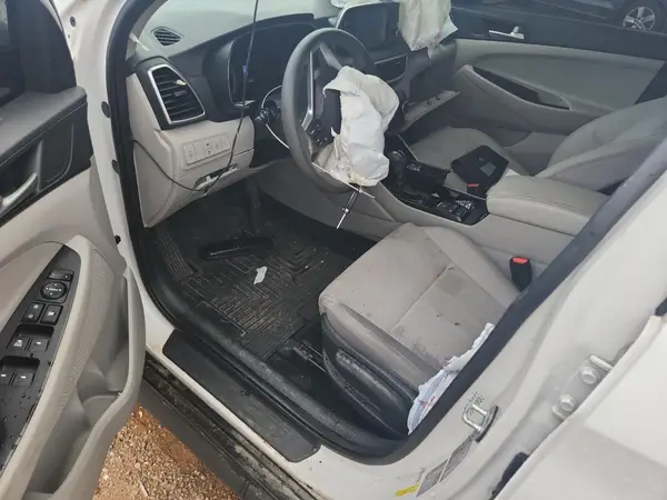 KM8J2CA46KU885734 2019 HYUNDAI TUCSON - Image 8