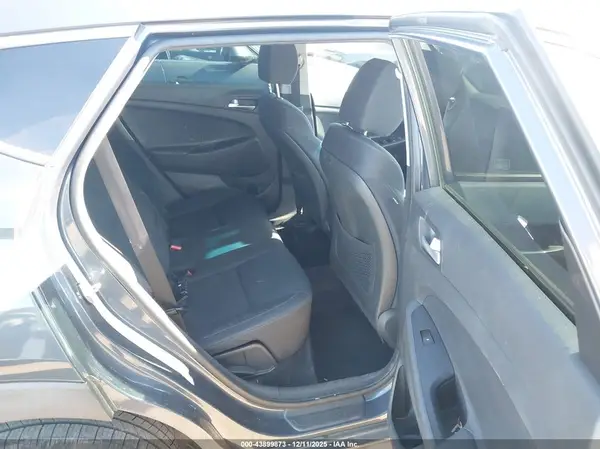 KM8J2CA46KU893820 2019 HYUNDAI TUCSON - Image 8