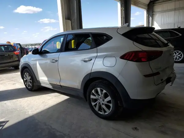 KM8J2CA46KU917145 2019 HYUNDAI TUCSON - Image 2
