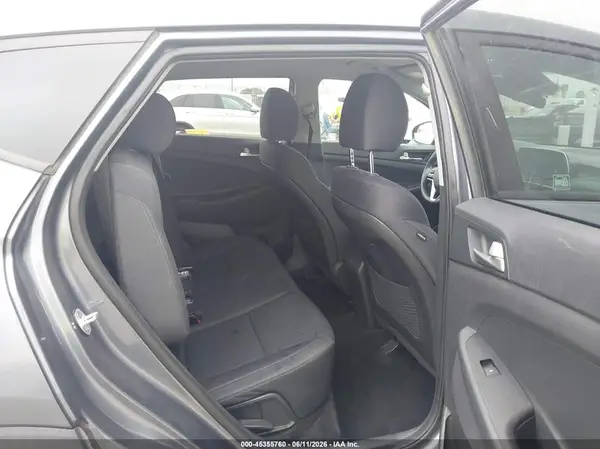 KM8J2CA46KU924404 2019 HYUNDAI TUCSON - Image 8