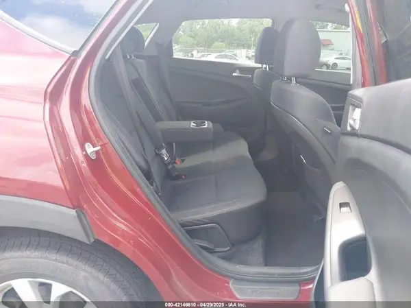 KM8J2CA46KU937184 2019 HYUNDAI TUCSON - Image 8