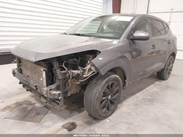 KM8J2CA46KU960142 2019 HYUNDAI TUCSON - Image 2