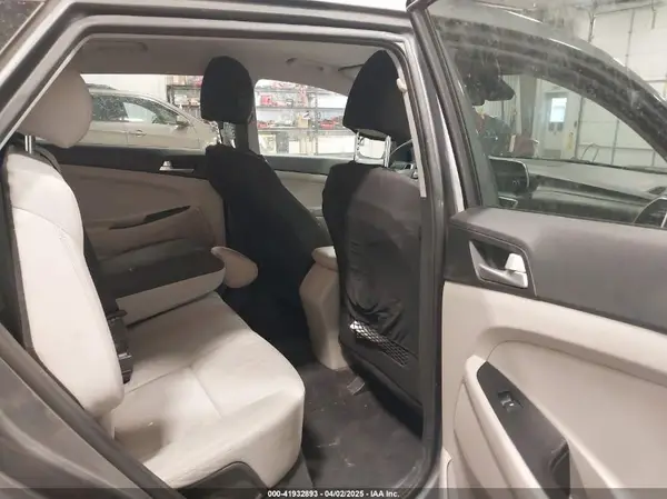 KM8J2CA46KU960142 2019 HYUNDAI TUCSON - Image 8