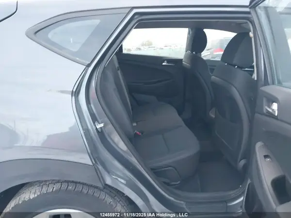 KM8J2CA46KU975174 2019 HYUNDAI TUCSON - Image 8