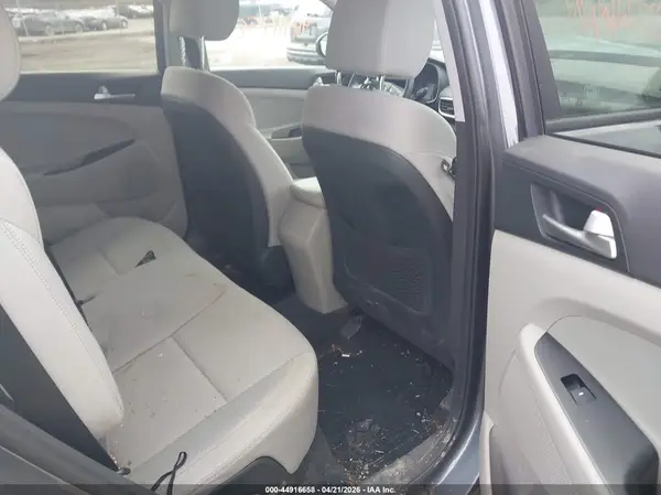KM8J2CA46KU995604 2019 HYUNDAI TUCSON - Image 8