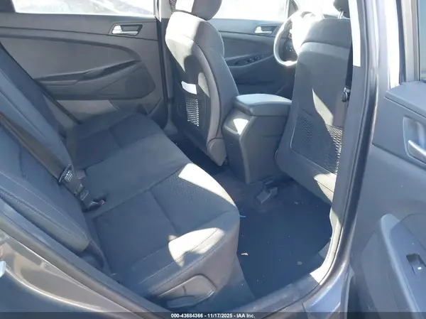 KM8J2CA46KU996493 2019 HYUNDAI TUCSON - Image 8