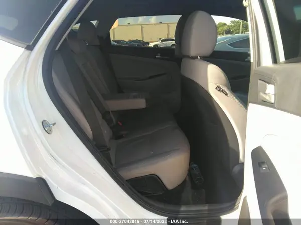 KM8J2CA46LU231978 2020 HYUNDAI TUCSON - Image 8