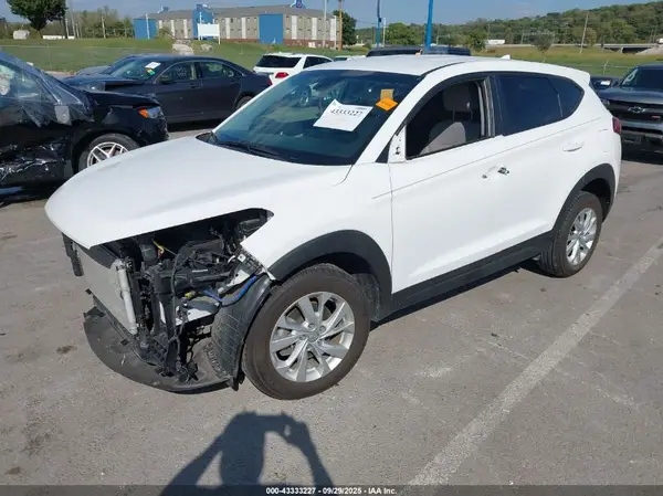 KM8J2CA46LU256766 2020 HYUNDAI TUCSON - Image 2
