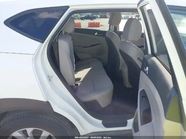 KM8J2CA46LU256766 2020 HYUNDAI TUCSON - Image 8