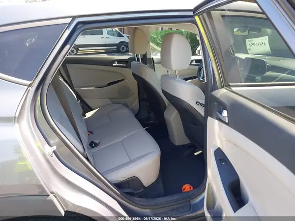 KM8J2CA46MU288943 2021 HYUNDAI TUCSON - Image 8