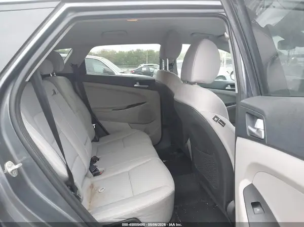 KM8J2CA46MU375015 2021 HYUNDAI TUCSON - Image 8