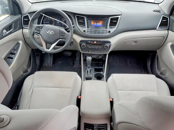 KM8J2CA47HU427922 2017 HYUNDAI TUCSON - Image 8