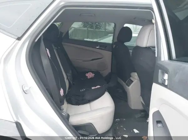 KM8J2CA47HU451430 2017 HYUNDAI TUCSON - Image 8