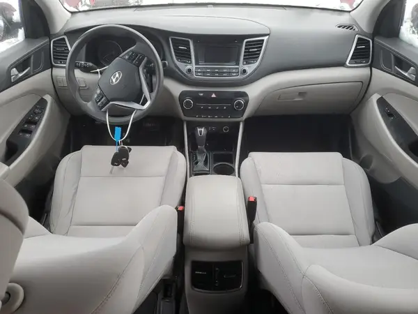 KM8J2CA47HU578307 2017 HYUNDAI TUCSON - Image 8