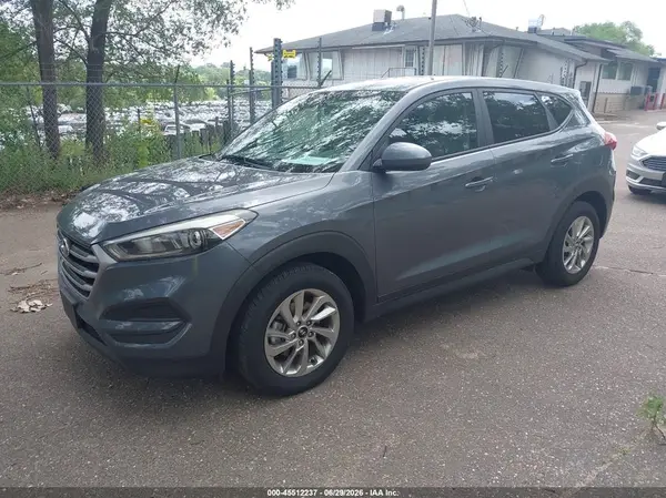 KM8J2CA47JU654811 2018 HYUNDAI TUCSON - Image 2