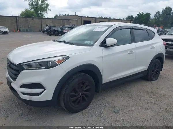 KM8J2CA47JU659779 2018 HYUNDAI TUCSON - Image 2