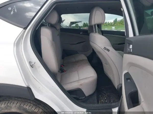 KM8J2CA47JU659779 2018 HYUNDAI TUCSON - Image 8