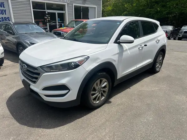 KM8J2CA47JU660172 2018 HYUNDAI TUCSON - Image 2