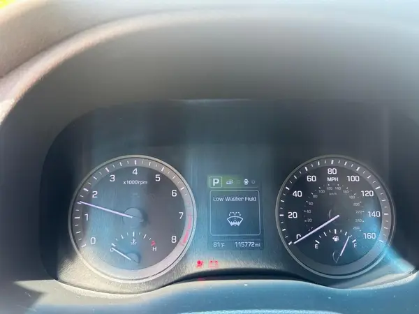 KM8J2CA47JU660172 2018 HYUNDAI TUCSON - Image 8