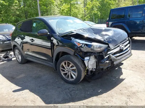 KM8J2CA47JU696122 2018 HYUNDAI TUCSON - Image 1