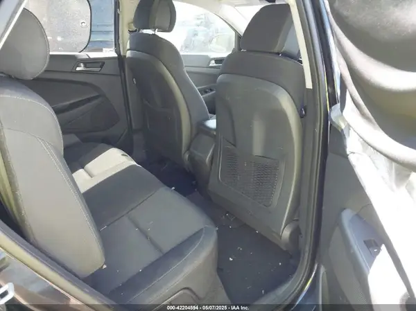 KM8J2CA47JU696122 2018 HYUNDAI TUCSON - Image 8