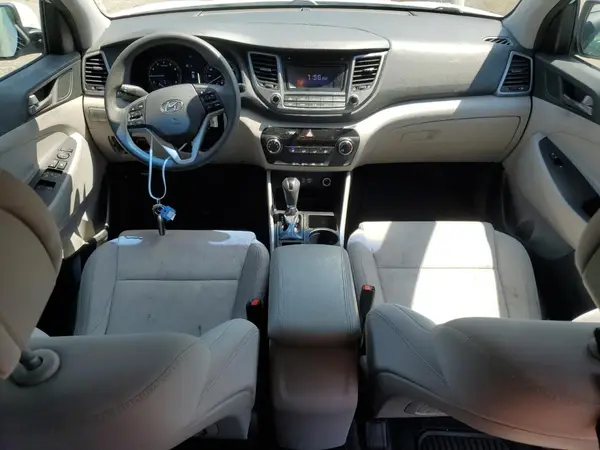 KM8J2CA47JU698081 2018 HYUNDAI TUCSON - Image 8