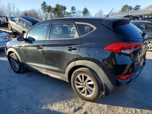 KM8J2CA47JU700153 2018 HYUNDAI TUCSON - Image 2