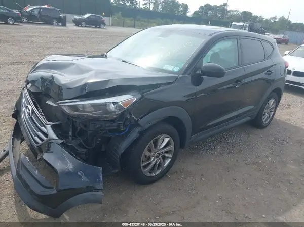 KM8J2CA47JU703831 2018 HYUNDAI TUCSON - Image 2