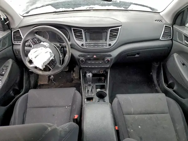 KM8J2CA47JU722735 2018 HYUNDAI TUCSON - Image 8